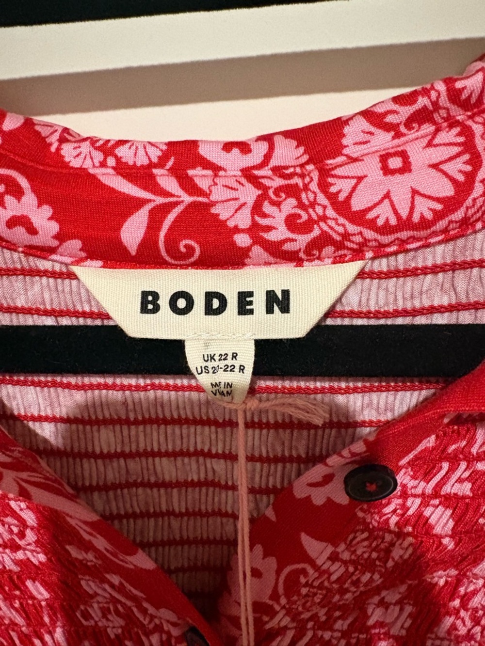 Boden Smocked Jersey Shirt Dress
Merida Red, Decorative Blossom 20/22 NWT - Picture 7 of 8